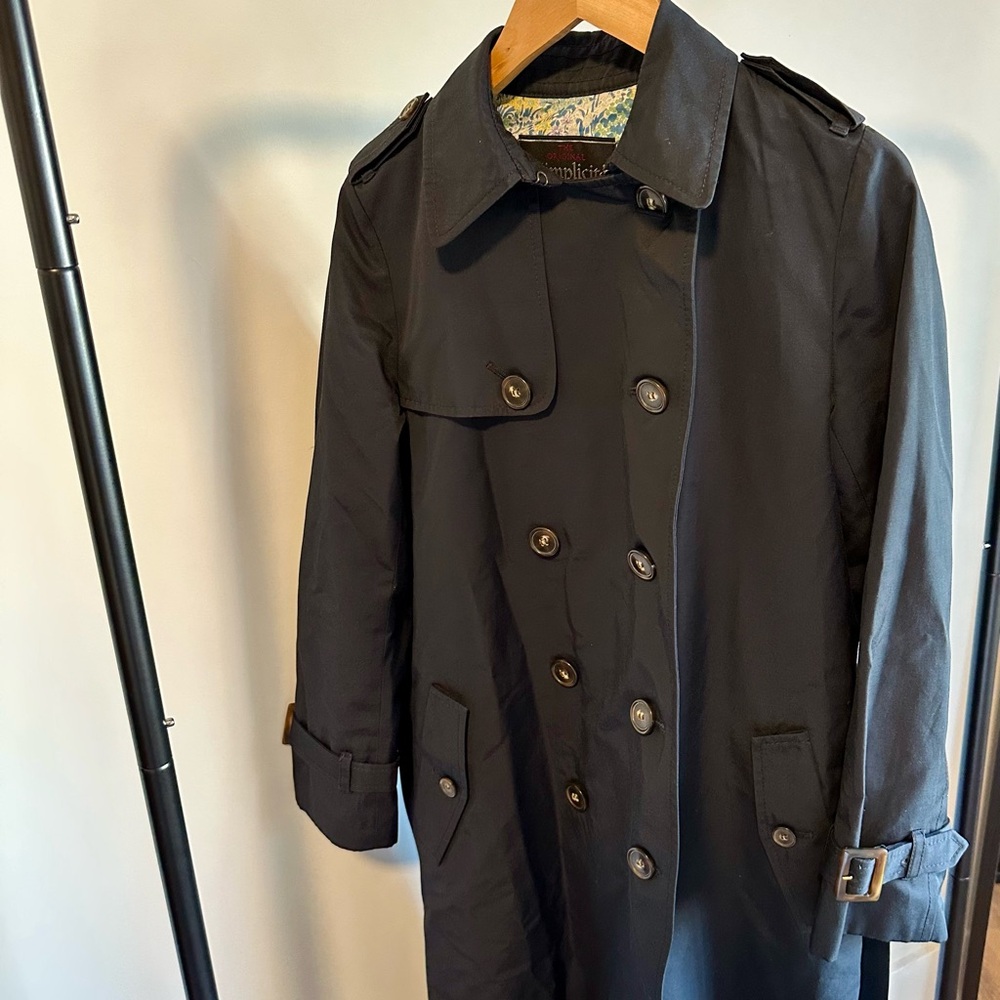 Simplicity Dark Blue Trench Coat with Classic Double-Breasted Design